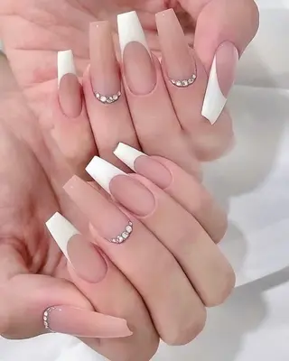 ネイル AKIKO ネイルサロンのネイルデザイン