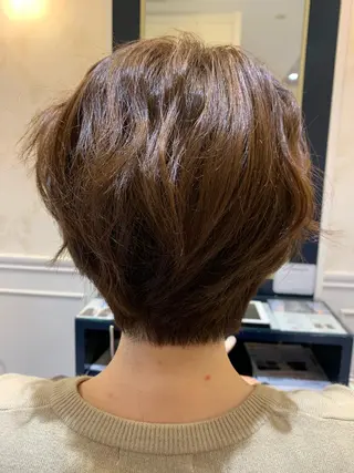 ショート 粟田 めぐみのヘアスタイル