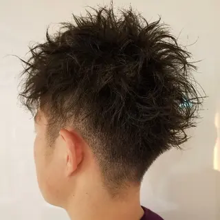 ショート パーマ メンズ 内村 純也のヘアスタイル