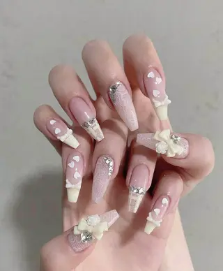 ロング カラー ニュ クインのネイルデザイン