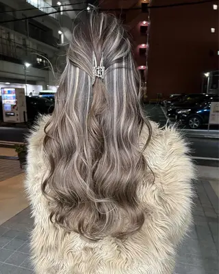 ロング カラー 齋藤 梨乃のヘアスタイル