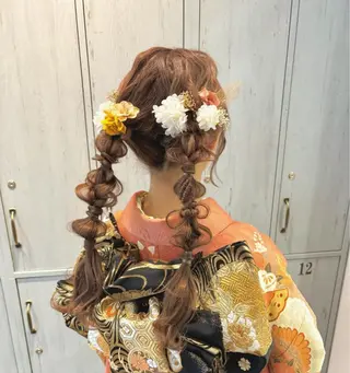 ロング ヘアアレンジ miwa♡暖色カラー 盛れる顔周り.ヘアメのヘアスタイル