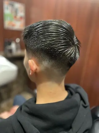 ショート メンズ 海老原 コウのヘアスタイル