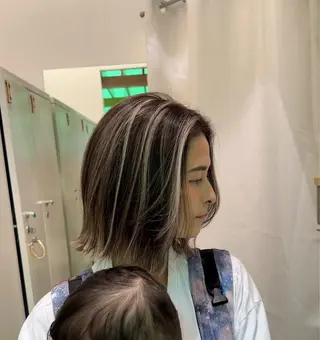 ミディアム エクステ/ハイトーン /レイヤーカットのヘアスタイル