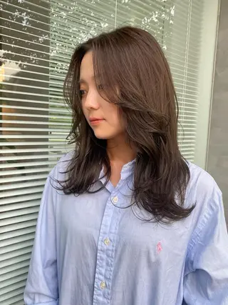 セミロング カラー qpula misuzuのヘアスタイル