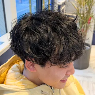 ショート パーマ メンズ 吉田 新平のヘアスタイル