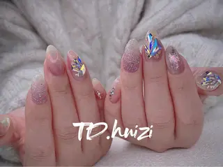 ミディアム めぐみのネイルサロン スタッフ練習のネイルデザイン