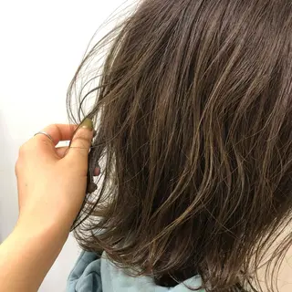 ミディアム カラー 砂原 ひよりのヘアスタイル