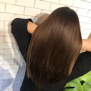 ミディアム カラー 吉田 瑛美のヘアスタイル