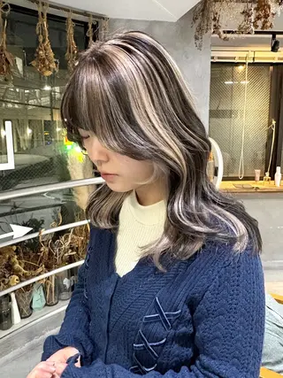 セミロング カラー すぎもと さき⚡️ レイヤー･*パーマのヘアスタイル