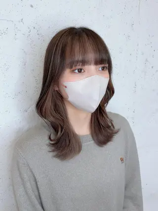 ミディアム カラー 透明感ハイトーン🦄 キラ🌈のヘアスタイル