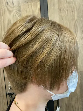 ショート カラー デザインカラー モデル募集🌈のヘアスタイル