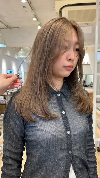 セミロング カラー じゅわっと暖色カラー 🍊Moemiのヘアスタイル