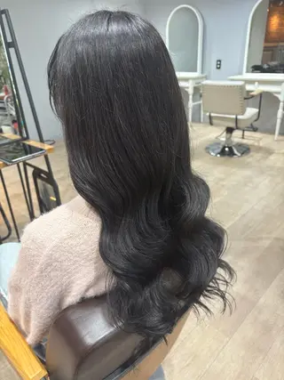 ロング カラー ヘアアレンジ 鵜飼 未玖のヘアスタイル