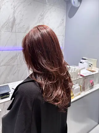 セミロング カラー 菜々🫧新宿 透明感ケアブリーチのヘアスタイル