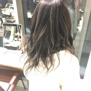 セミロング 顔まわりの神様✨ 透明感カラー藤嶋秀幸のヘアスタイル