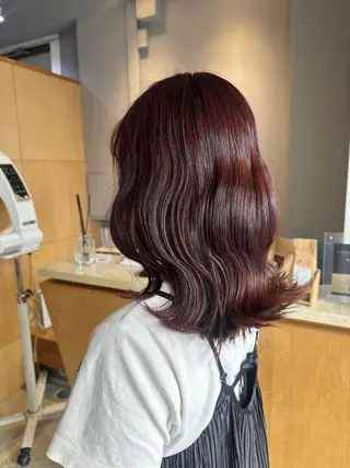 ミディアム miloc MOMOKAのヘアスタイル