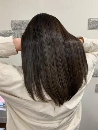セミロング カラー 薄田 珠美のヘアスタイル