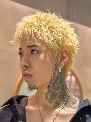 ショート カラー 山口 ヒロトのヘアスタイル