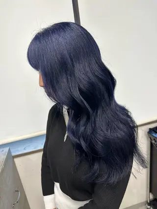 ロング カラー noa 寒色系カラーブリーチのヘアスタイル