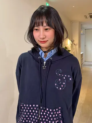 ミディアム カラー mizuki/ピンク ベージュ.レイヤーのヘアスタイル