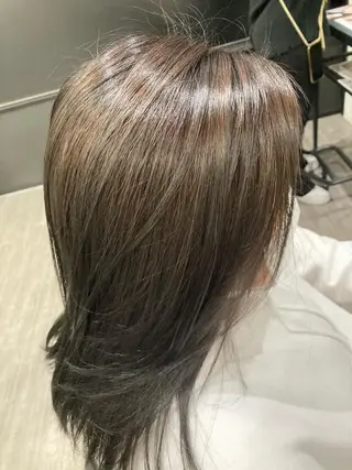 セミロング カラー ミルクティー量産💙 💙ブリーチ特化💙のヘアスタイル