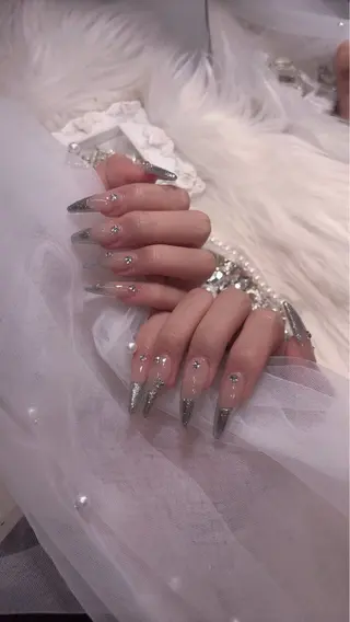 ショート MADIA YUKIHOのネイルデザイン