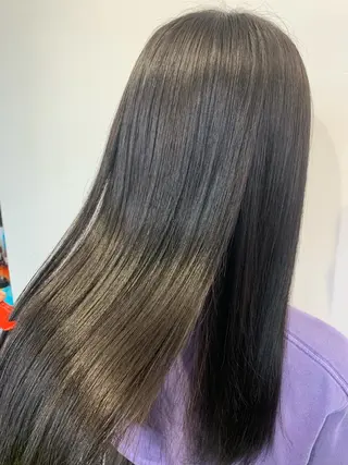 セミロング カラー トップ スタイリストのヘアスタイル