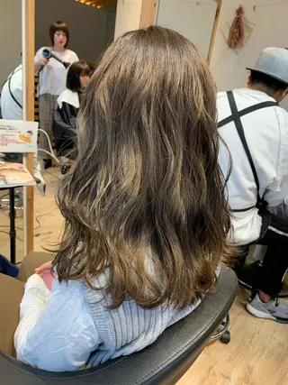 ミディアム カラー 大久保 隆蔵のヘアスタイル