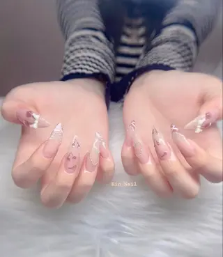 ネイル Hin Nailsのネイルデザイン