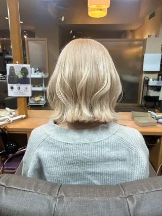 ミディアム 中野 里咲のヘアスタイル