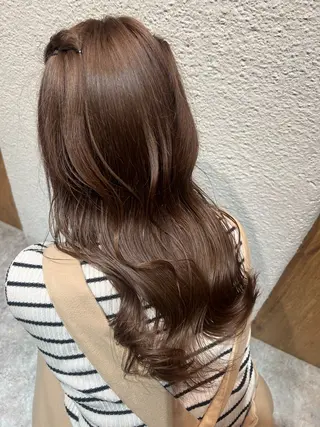 ロング カラー ニーナ/MONIQA /ハイトーンカラーのヘアスタイル