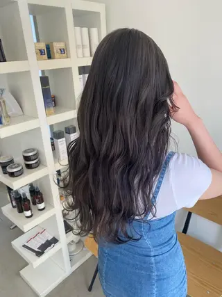 ロング カラー 長山 茉白のヘアスタイル