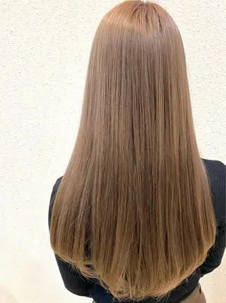ロング カラー 中川 茜里のヘアスタイル