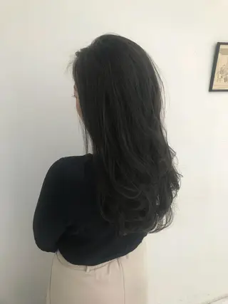 ロング カラー 岩田菜央 《武蔵小杉》のヘアスタイル