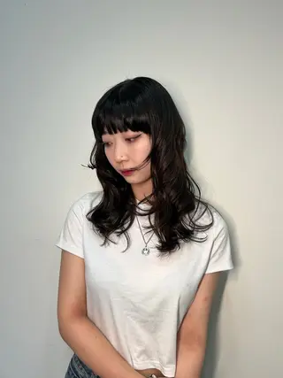 ミディアム レイヤー/ 透明感カラー/チナツのヘアスタイル