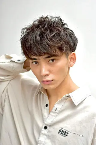 ショート カラー メンズ 古林 紘のヘアスタイル