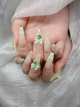 ネイル Lee Nailsのネイルデザイン