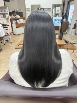 ロング 額田 汐莉のヘアスタイル