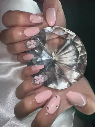 ミディアム YOKOSUKA NAILS💅✨のネイルデザイン