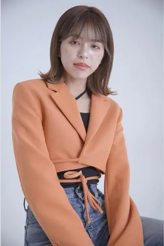 ミディアム カラー 小顔レイヤー/ ベージュ🤍Rieのヘアスタイル