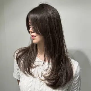 セミロング カラー 🎀レイヤー×透明感 ×髪質改善🎀米田のヘアスタイル