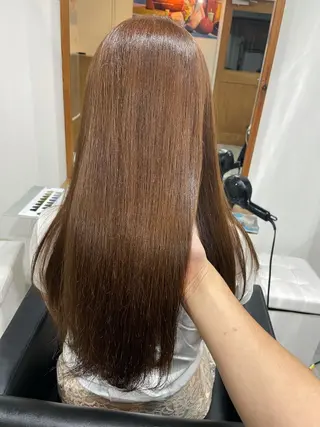 ミディアム ✨ブリーチなし× 髪質改善⚡新宿駅近のヘアスタイル