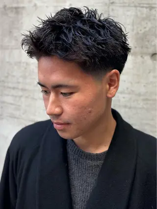 パーマ メンズ 樋之本 仁のヘアスタイル