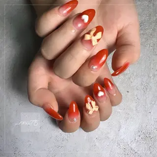 ネイル GRANDE OSU Anna 🧸💛のネイルデザイン