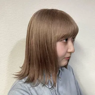 ミディアム カラー ｼﾉｻﾞｷ ｷﾅのヘアスタイル