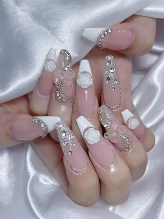 ネイル LEELA NAIL STUDIO所属・LEELA NAIL STUDIOのネイルデザイン