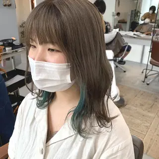 ミディアム カラー 綿貫 美雪のヘアスタイル