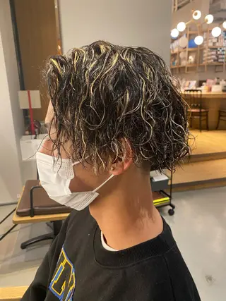 ミディアム カラー パーマ メンズ unopulir 景山　凌のヘアスタイル