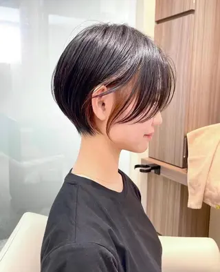 ショート ambleluxe 🌈透明感カラー中野のヘアスタイル